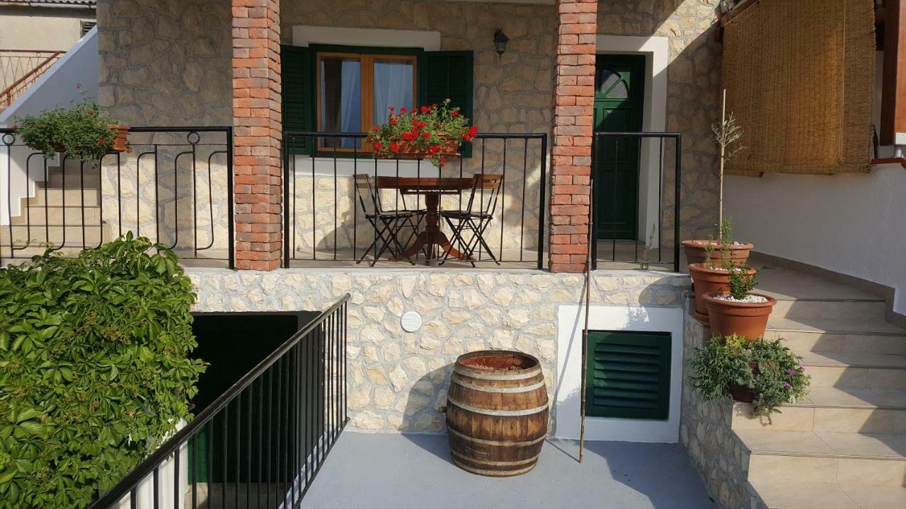 Apartment Cernesa Ražanac Екстериор снимка
