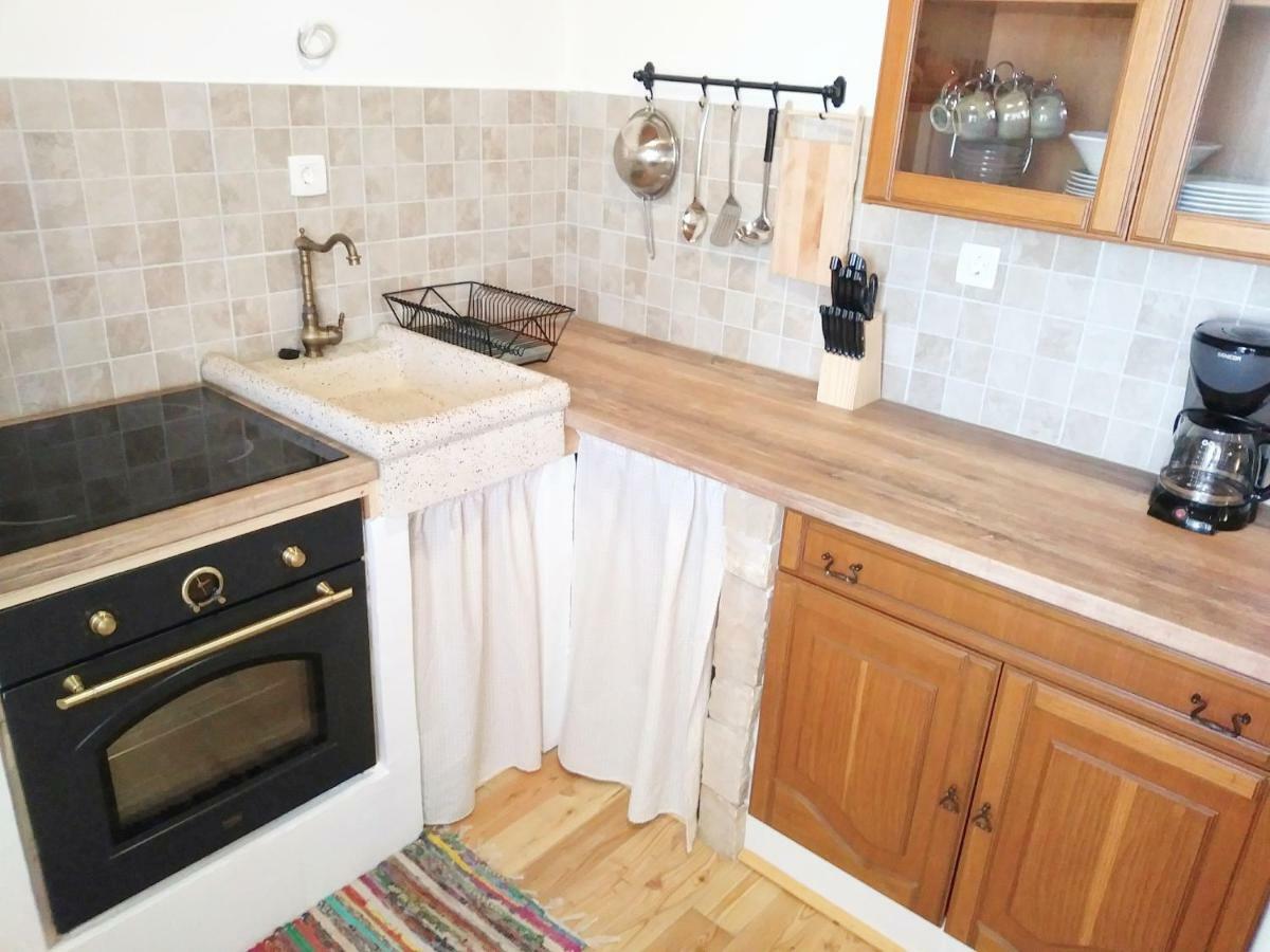 Apartment Cernesa Ražanac Екстериор снимка
